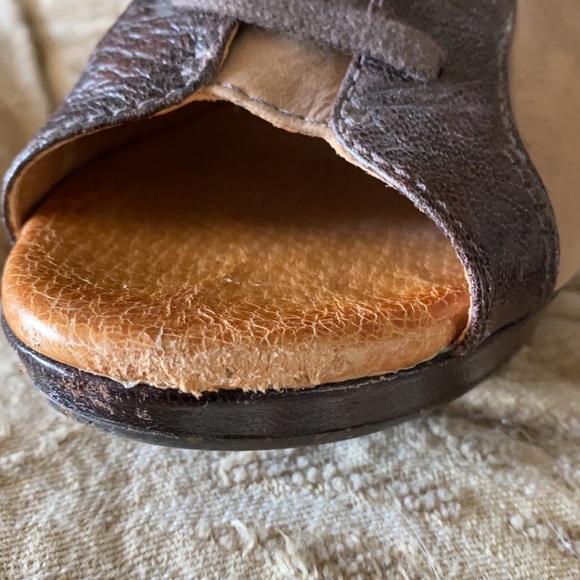 Women’s Naya heels size 9.5 with buckle and tie - Picture 12 of 13